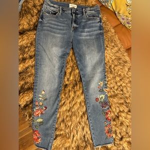 Driftwood floral embroidered jeans 30W 28L. 91% cotton, 6% polyester, 3% spandex